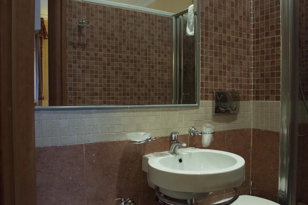 Clara Domus Hotel Rome Exterior photo